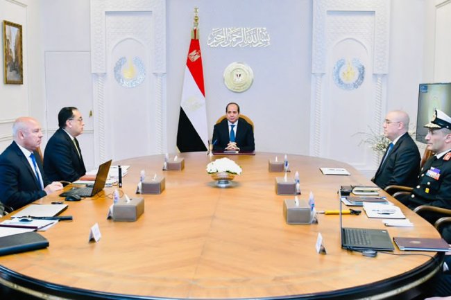 السيسي يتابع مشروعات تطوير الموانئ البحرية والجافة والبرية على مستوى الجمهورية