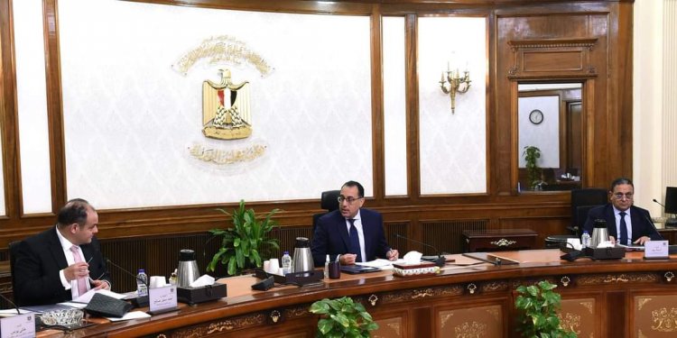 رئيس الوزراء يلتقي وزير الصناعة لعرض الفرص الاستثمارية في القطاع الصناعي