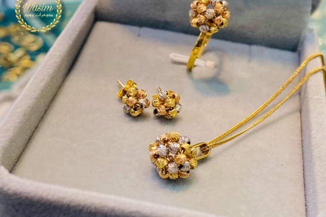 جرام الذهب يخسر 35 جنيها بختام تعاملات اليوم 