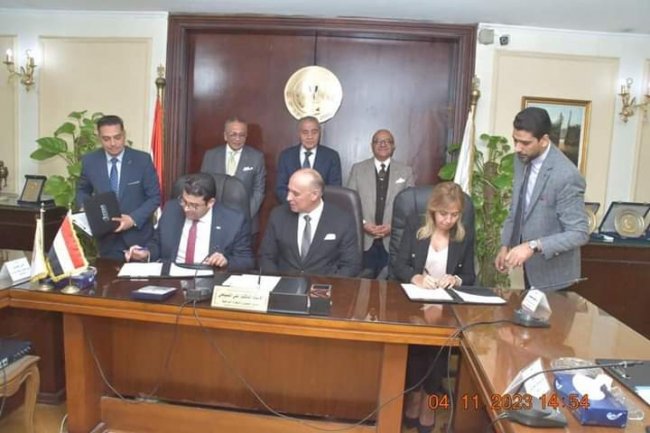 تعاون بين « التموين » و« التجاري الدولي» و«فيزا » لإصدار بطاقة السجل التجاري الرقمية» لأول مرة 