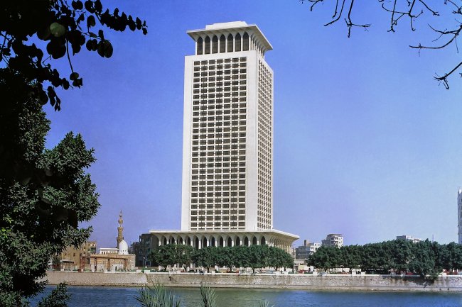 الخارجية المصرية تؤكد سلامة جميع المصريين فى السودان 