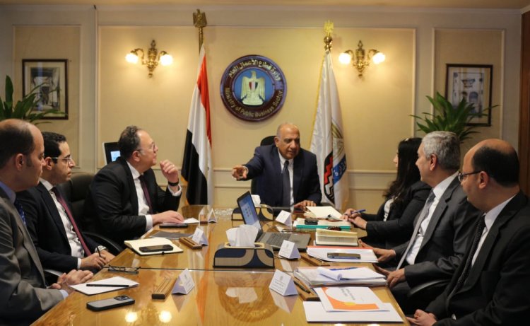 وزير قطاع الأعمال العام يتابع تطورات مشروعات الشراكة في صناعة الدواء* 