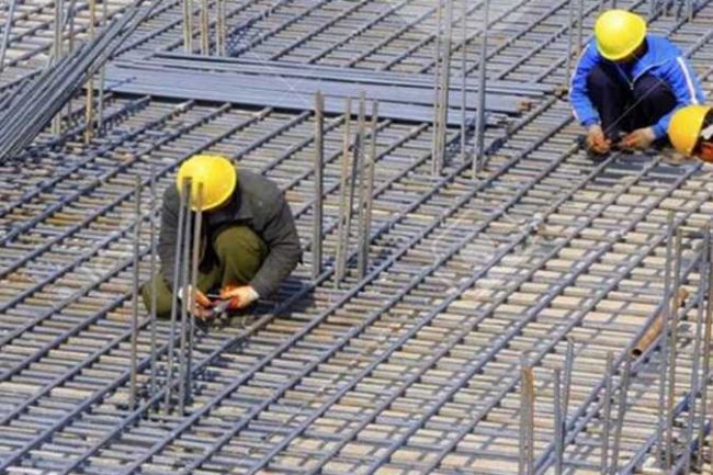 بعدد تراجعها أمس .. ارتفاع كبير فى أسعار الحديد والأسمنت