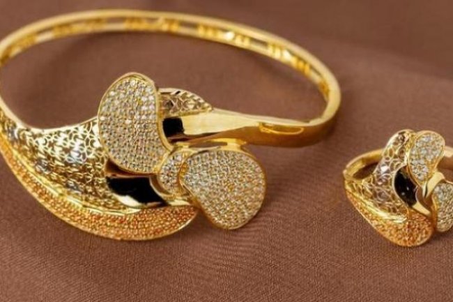 25 جنيها تراجعا فى سعر جرام الذهب 