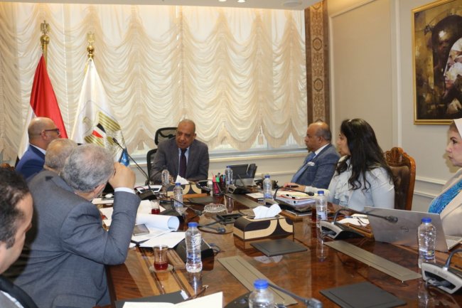 محمود عصمت: سياسة تسويقية وبيعية للقطن تضمن سعر عادل للمزارعين والتوسع في زراعة المحصول 