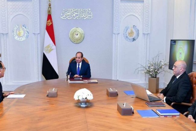 السيسي يوجه بمواصلة دعم حجم المشروعات المتوسطة والصغيرة ومتناهية الصغر