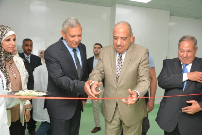 وزير قطاع الأعمال العام يفتتح مشروع تطوير بشركة ممفيس للأدوية بتكلفة 33 مليون جنيه