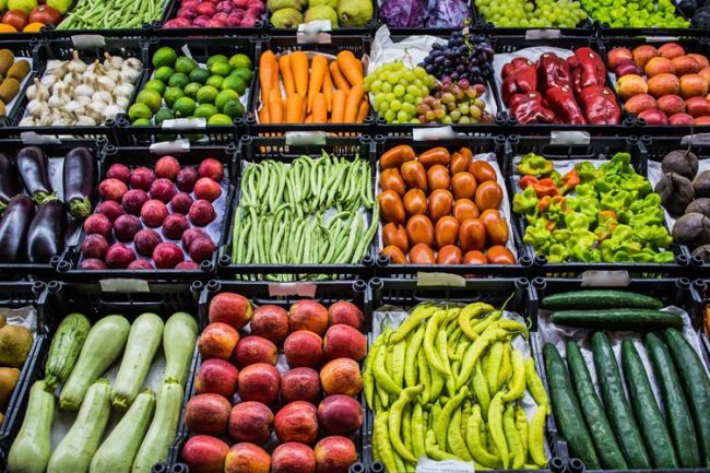 أسعار الخضروات .. 18 جنيها لكيلو الطماطم والبصل يكسر حاجز الـ20 جنيها