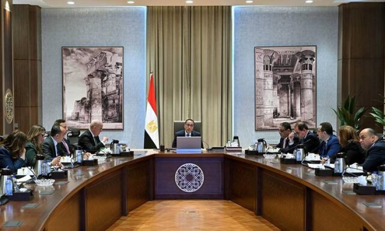 «الحكومة» تستعد لإطلاق مبادرة جديدة لبيع العقارات بالدولار