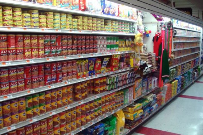 تعرف على مستقبل أسعار السلع بعد تعويم سعر صرف الجنيه أمام الدولار 