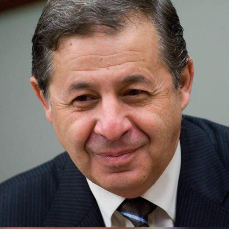  الرئيس والحكومة الإيطالية يكرمان رشيد محمد رشيد بمنحه الجنسية الإيطالية كاستحقاق متميز